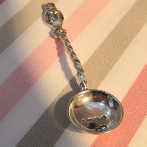 Salt Spoon English Sterling Silver Victorian   (107918E)