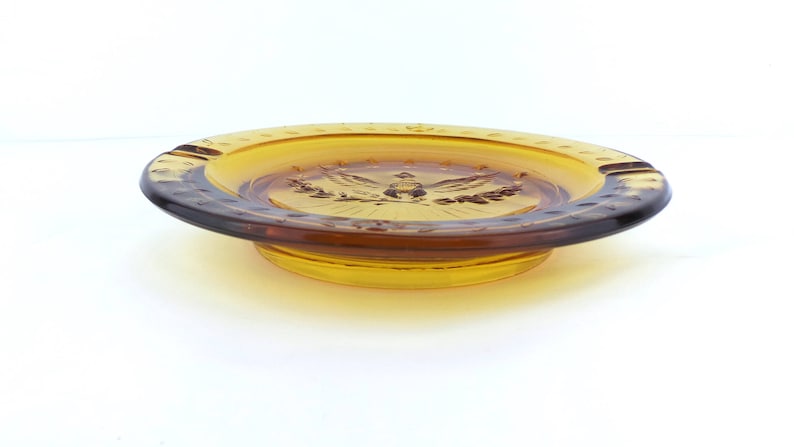 Ashtray L E Smith Glass Heritage Gold American Eagle And Stars Ashtray 1960s Ashtray Mid Century Ash Tray Groovy Smoking Accessories