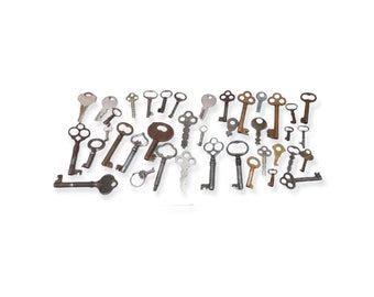 Lot of 39 Vintage Skeleton Keys, Steampunk Pendants