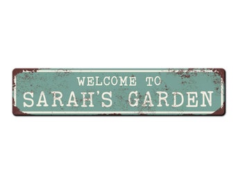 Personalized Garden Sign - Custom garden gate sign - Gardener friend gift - Kids garden sign - Master gardener gift - Garden décor