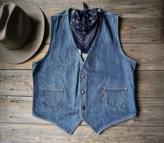 levis vest
