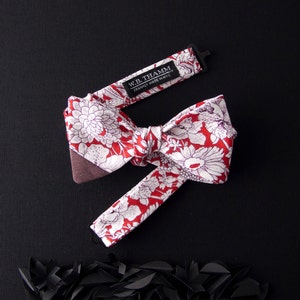 Logan Men's Bow tie Floral tango red white bowtie image 1