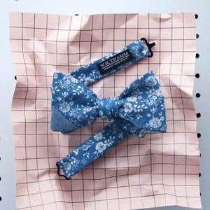 Jack Men's Bow tie - Vintage floral medium indigo blue white bowtie