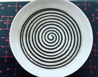 Fabulous Martz Marshall spiral pottery bowl