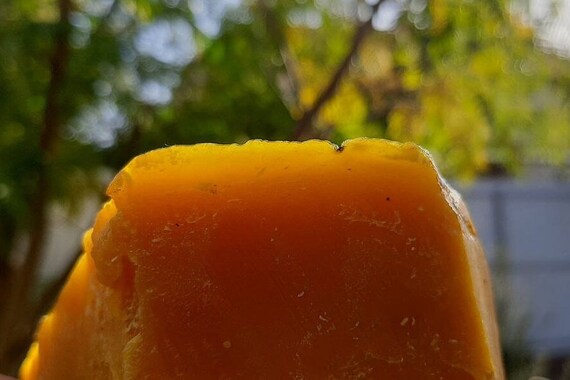 Beeswax directly from the Ukrainian beekeeper - Beeswax for ointments, creams, cosmetics, soaps, furniture and shoe polish, leather care
