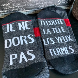 Funny message socks for men, I’m not sleeping, I’m watching tv with my eyes closed, French text