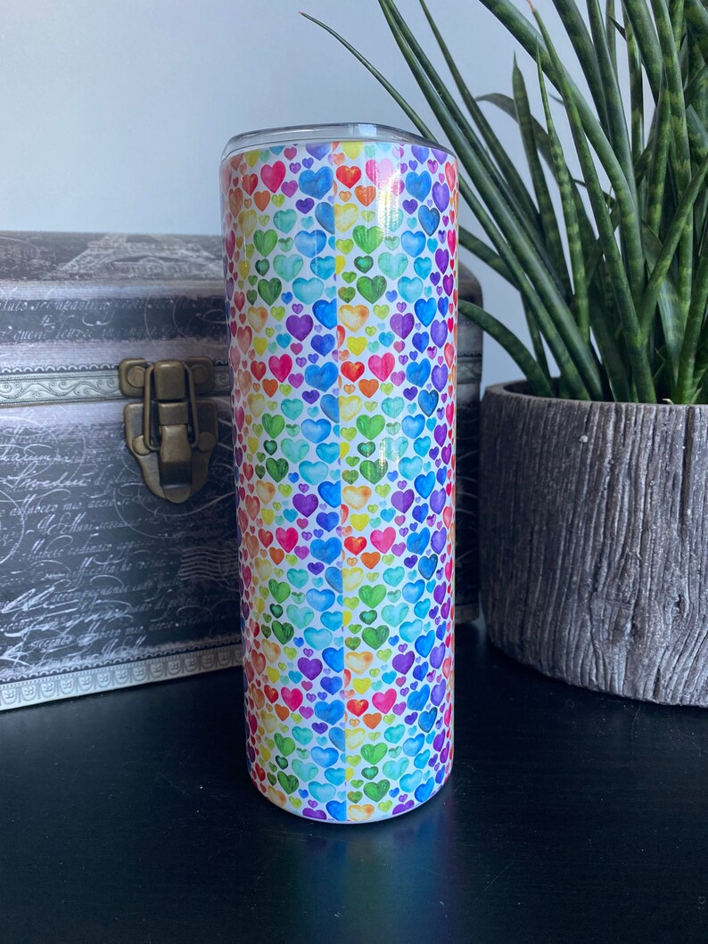 Rainbow heart tumbler by Felicianation, 20 oz stainless steel tumbler for hot or cold drinks immagine 2