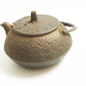 Tetsubin, Large Tetsubin, Japanese Iron Teapot, Japanese Tea Kettle, Vintage Tetsubin, Vintage Teapot, Vintage Iron teapot,
