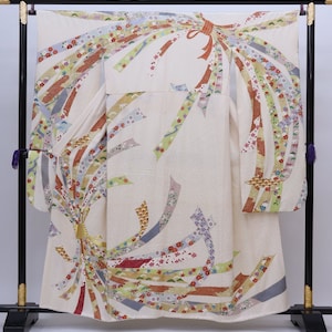 Embroidered Japanese Kimono, Japanese Furisode Kimono, White Wedding Kimono Dress, Floral Japanese Dress, White Kimono, Kimono