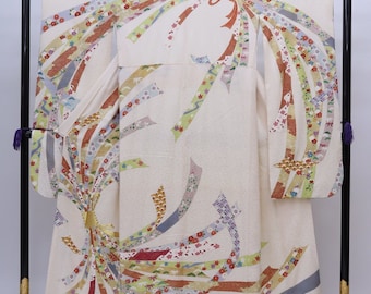 Embroidered Japanese Kimono, Japanese Furisode Kimono, White Wedding Kimono Dress, Floral Japanese Dress, White Kimono, Kimono