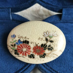 Antique Japanese Satsuma Ceramic/Porcelain Hand-Painted Brooch