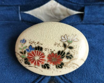 Antieke Japanse satsuma keramiek/porselein handgeschilderde broche