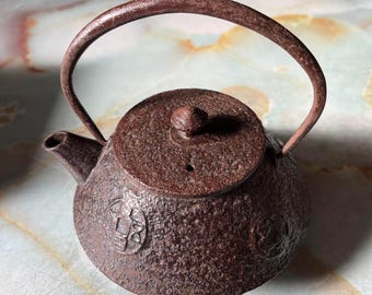 鋳鉄製茶釜 お茶 茶釜 日本製 鉄瓶 砂型鋳造 1900年代 手作り工芸品 - Etsy 日本