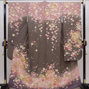 Furisode Kimono, Silk Furisode, Wedding Kimono Floral, Japanese Dress Long, Long Kimono Sleeves, Beige Kimono Robe, Vintage Kimono