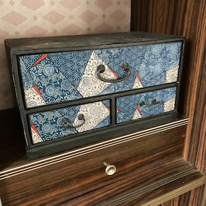 Japanese Medicine Box, Japanese Storage Box, Paper Box, handmade Japan, Antique Japan box, Vintage box, kusuri bako, Sewing Box,