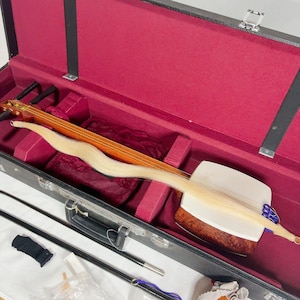 Tsugaru Shamisen Japanese high Class With Case and accessories