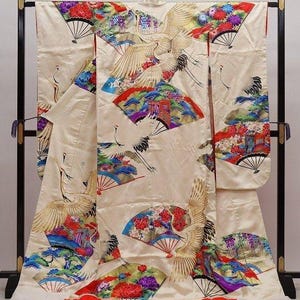 Japanese Uchikake Kimono, Embroidered Silk Uchikake, Wedding Kimono Dress, Japanese Dress Long, Long Kimono Dress, White Kimono Robe, Kimono