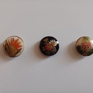 Vintage Japanese Satsuma Ceramic/Porcelain Hand-Painted Buttons 3buttons