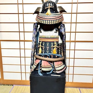 Vintage Japanese Samurai Armor Life Size Yoroi Kabuto Menpo with box