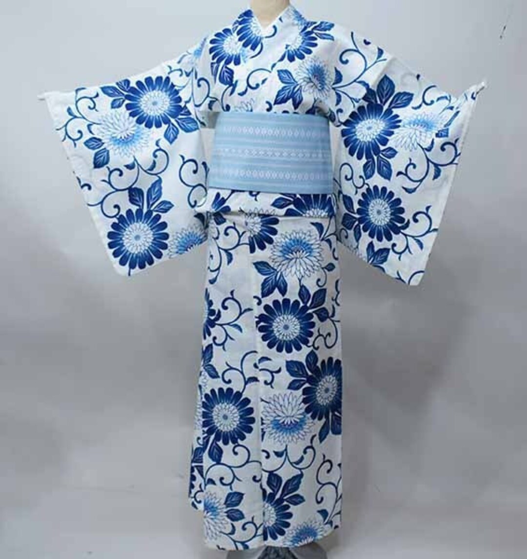 Japanese women yukata kimono. Summer kimono. – Kimono yukata