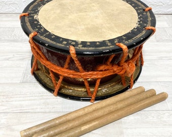 Antikes japanisches Instrument, kleine Trommel, hochwertige Kabuki-Tanzlederhaut