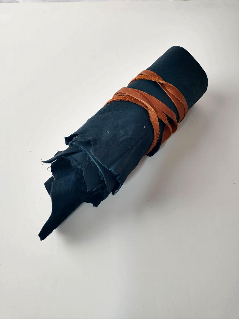 Distressed Dark Leather Sheepskin Fur Bracers, Tribal Apocalyptic Cuffs afbeelding 8