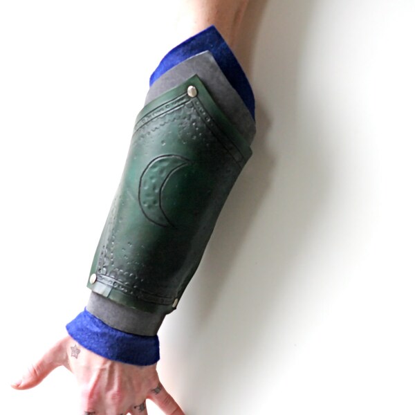 Ithil Elven Inspired single Vambrace Waning Crescent Moon Bracer