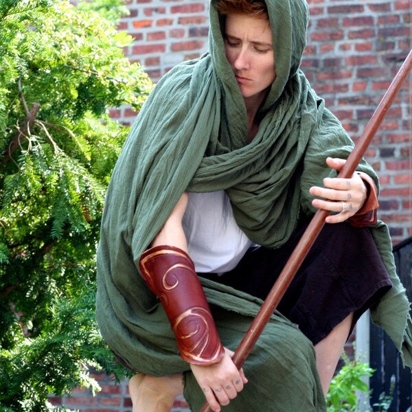 Cuind Cloak and Pair of Elven Leather Bracers; Drab Green Wrap Cloak & Leather Vambraces