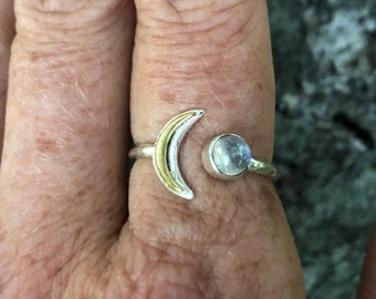 Sterling Silver Crescent Moon Ring with Rainbow Moonstone / Adjustable Moonstone Ring / Silver Moon Ring / Lunar Celestial Ring - R323