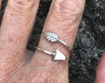 Sterling Silver Arrow Ring / Adjustable Arrow Ring / Romantic Love Ring or Silver Promise Ring / Delicate Silver Boho Ring - R321