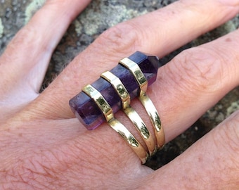 SALE! Brass Triple Band Ring with Amethyst Crystal Point / Gold Amethyst Ring / Crystal Healing Ring / Modern Boho Geometric Ring - R117