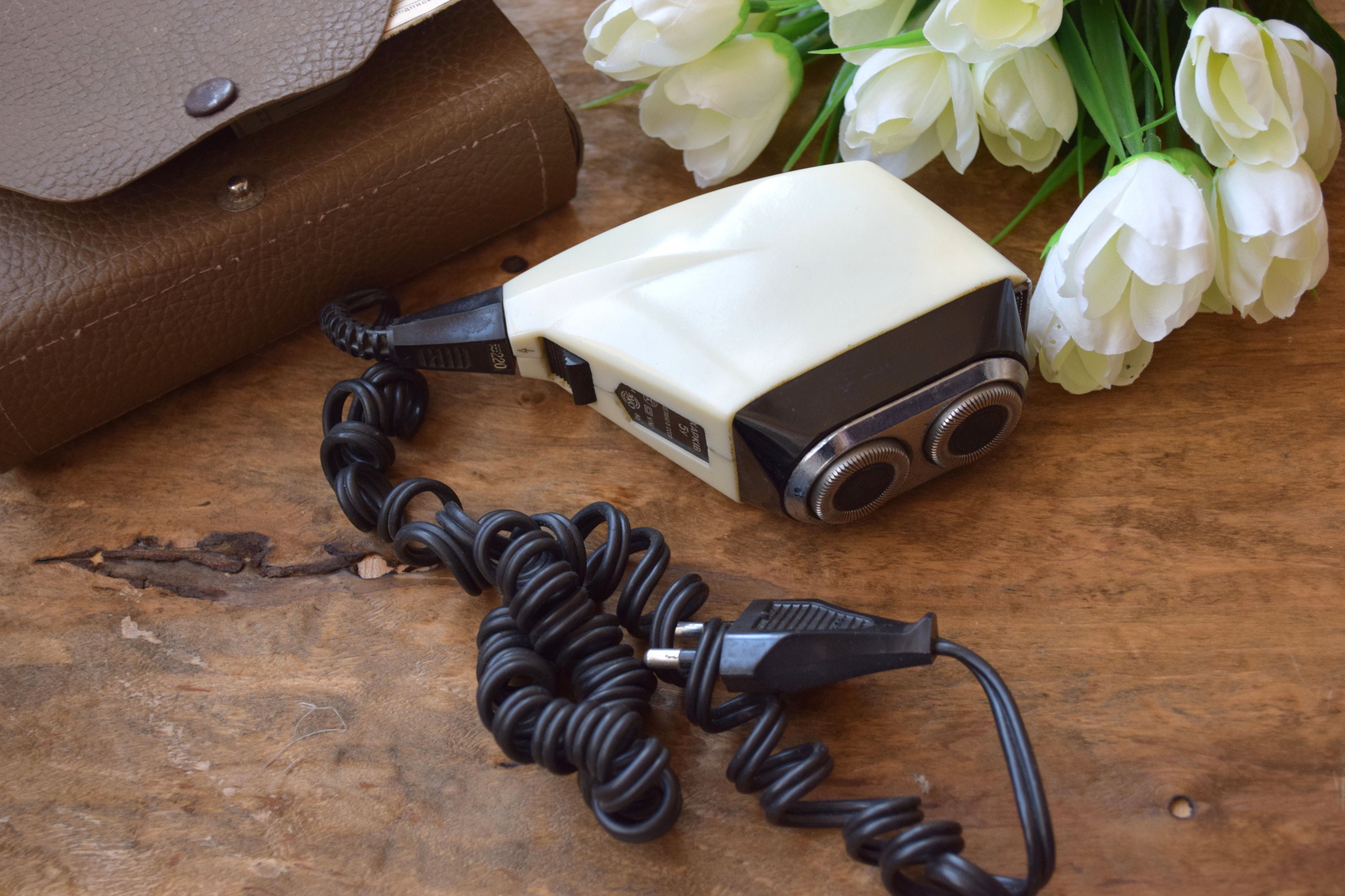 USSR Shaver Razor Set Soviet Leather Case Electrical Mens Shaving
