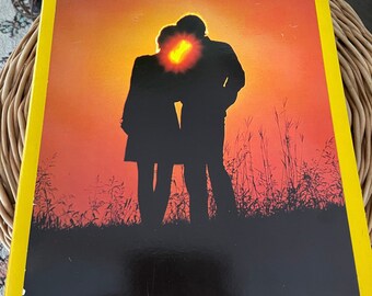 Vintage 1972 Hallmark Photo Album-Lovers Silhouette In The Sunset