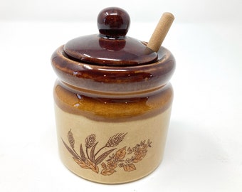 Folksy Honeypot — vintage ombré clay pottery wheat brown jug pot beige neutral MCM midcentury mod neutral retro home decor canister wand