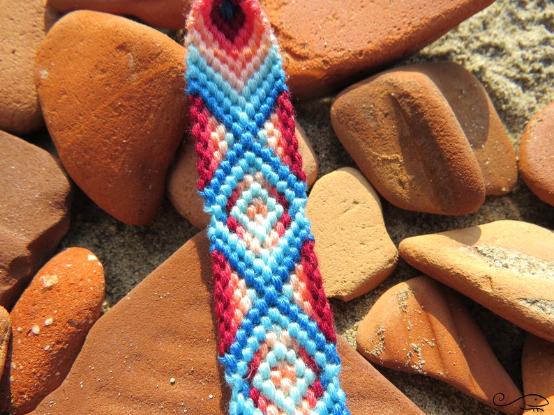 Cheerful Charm friendship bracelet pattern PDF tutorial beginner level image 4