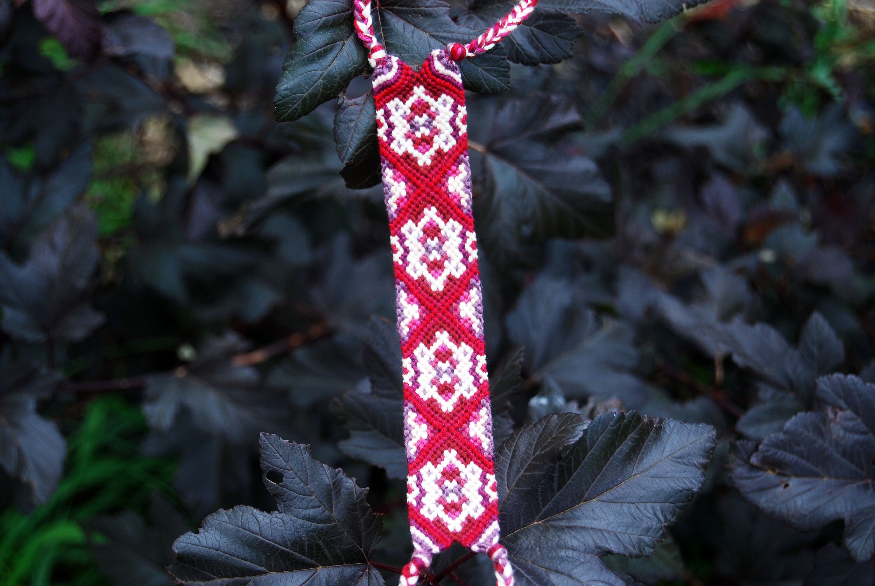 Midnight Delight Friendship Bracelet Pattern - PDF Tutorial