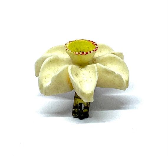 Art deco vintage carved flower brooch, small dain… - image 6