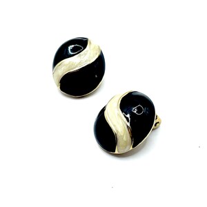 1980’s vintage clip on earrings, gold tone black enamel clip on earrings, oval statement earrings, gifts for her