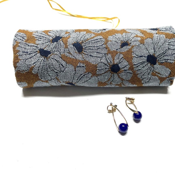 Jewelry roll, gift for her, travel jewelry bag, jewelry case, bridal shower, vegan