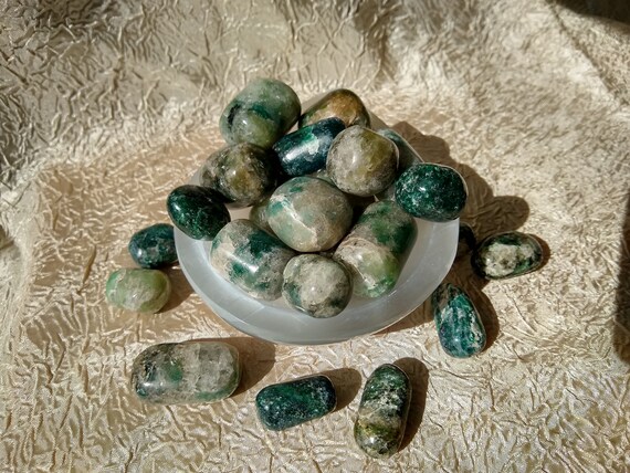 polished emerald stone