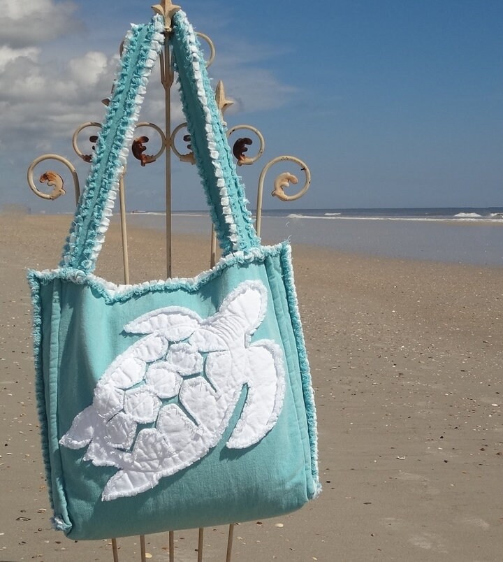 Quilted Beach Bag Turtle Calm