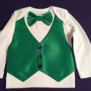 Bébé garçon Kelly Green gilet et noeud papillon Carter's body à manches courtes ou longues Du nouveau-né à 24 mois Mariage Saint-Patrick, bébéMignon, bébé, fabrication américaine