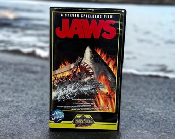 Tiburón: La atracción (VHS) “Obra de arte”
