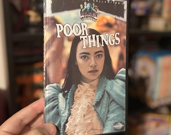 Pobres cosas VHS “Obra de arte”