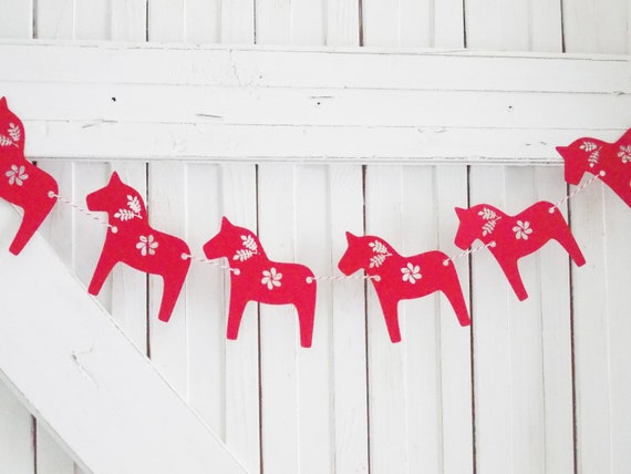 Dala Horse Paper Garland, Party Decoration, Scandinavian Party Decor Il_570xn