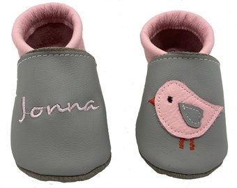 Krabbelschuhe Taufschuhe Motiv Vogel mit Name bestickt