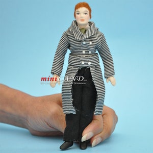 Biegbare Puppe für 1:12 Puppenhaus - Französischer Bräutigam Ehemann Hochzeit Liebesmini Porzellan mit Biegeteilen zur Lagepositionierung Biegepuppen