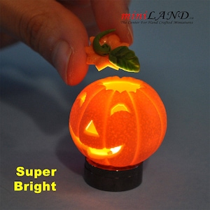 Halloween Kürbis hell Puppenhaus Miniatur LAMPE 1:12 Ein / Aus Schalter Led Batterie HOP01