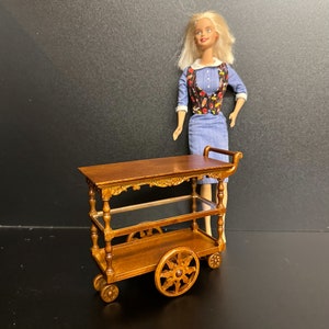 1:6スケール ティートロリーカート 高品質リカーサービス ウォールナット ドールハウスミニチュア用 ファッションドール用