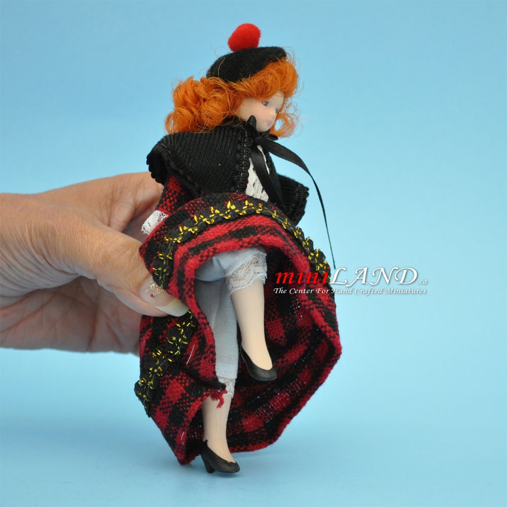 bendable dollhouse figures